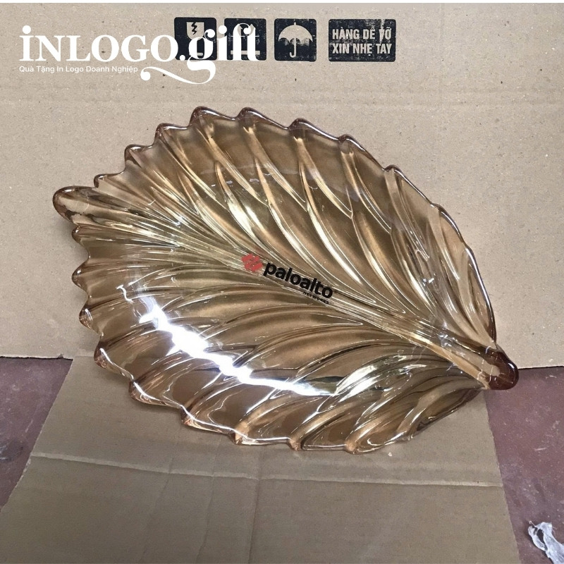 Đĩa thủy tinh in logo hình chiếc lá ĐTT-01