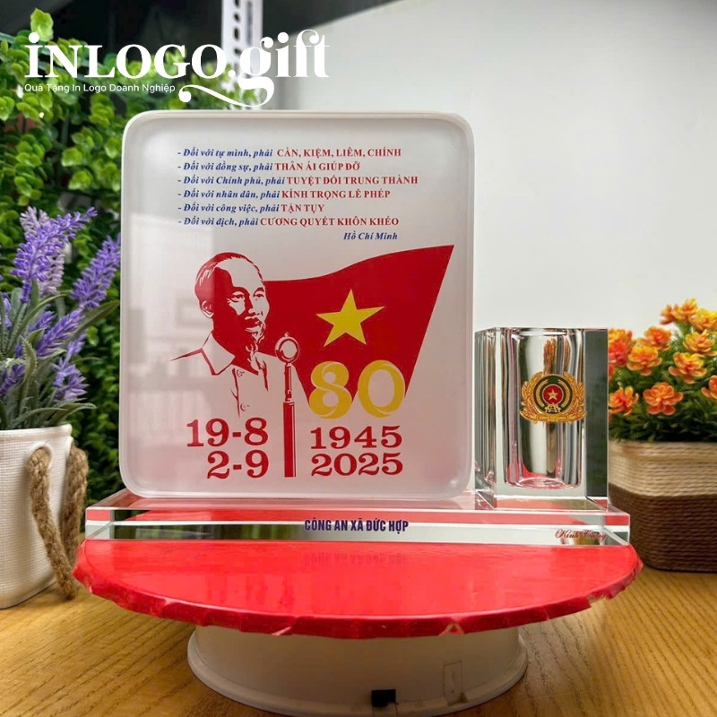 Kỷ niệm chương quà tặng Đại Hội in logo pha lê KNC-13
