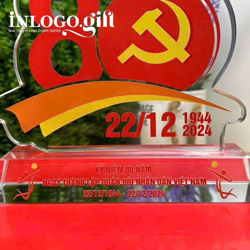 Kỷ niệm chương quà tặng Đại Hội in logo pha lê KNC-11