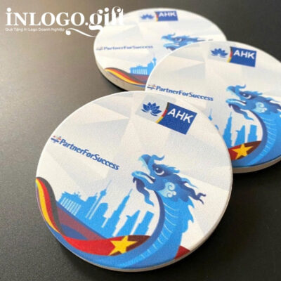 Lót ly in logo gốm sứ hình tròn 9cm LL-02