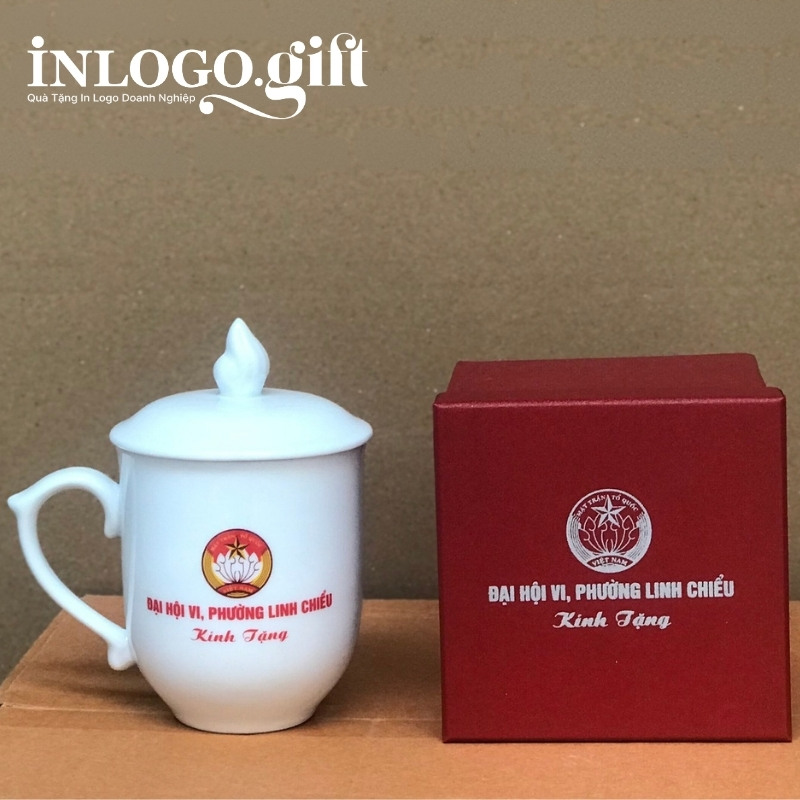 Ly sứ quà tặng Đại Hội in logo dáng ngọn lửa có nắp 350ml LS-18