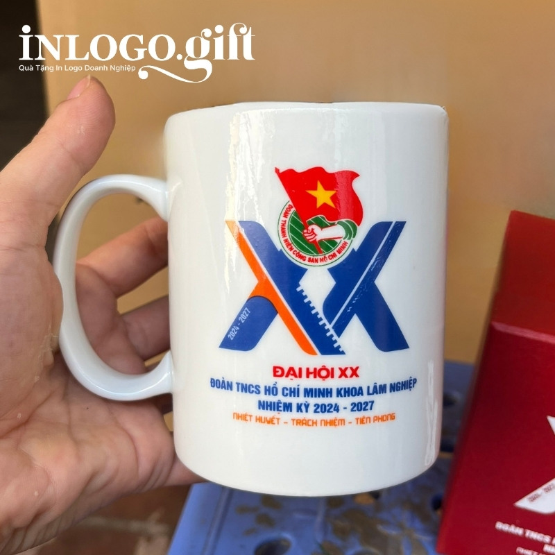 Ly sứ in logo quà tặng Đại Hội dáng trụ quai C 500ml LS-14