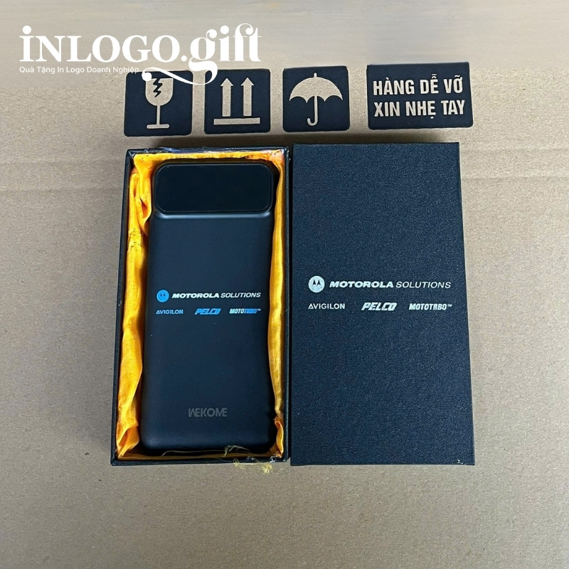 Sạc dự phòng in logo thương hiệu WK màu đen dung lượng 10.000mAh SDP-05