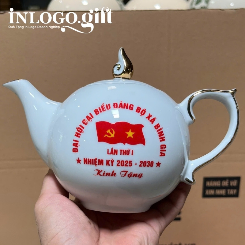 bo-am-chen-qua-tang-dai-hoi-in-logo-dang-buoi-lua-hoa-sen-550ml (4)