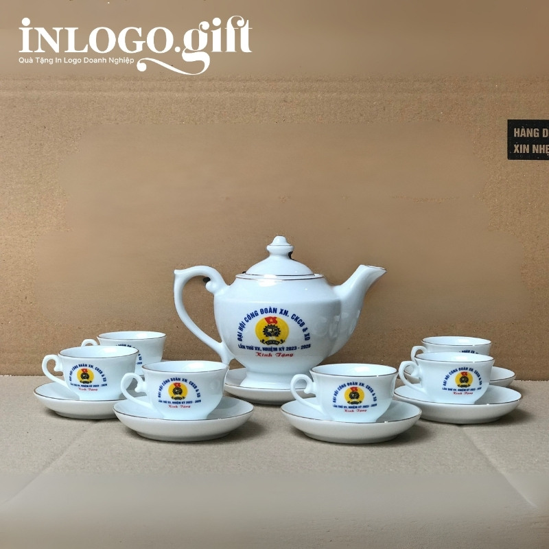 Bộ ấm chén quà tặng Đại hội in logo dáng thần đèn 650ml AC-27