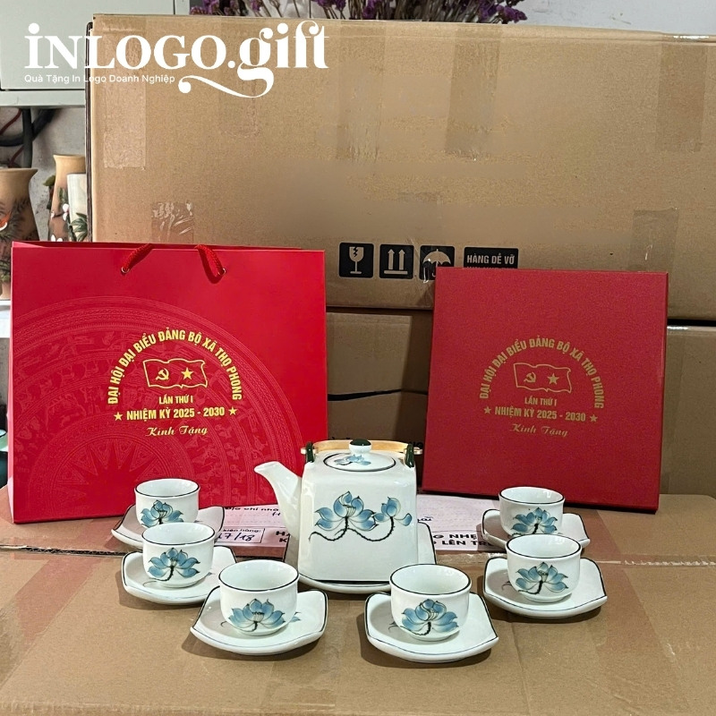 Quà tặng Đại hội bộ ấm trà in logo quai đồng men kem 450ml AC-24