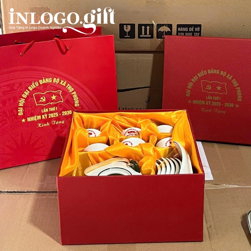 Quà tặng Đại hội bộ ấm trà in logo quai đồng men kem 450ml AC-24