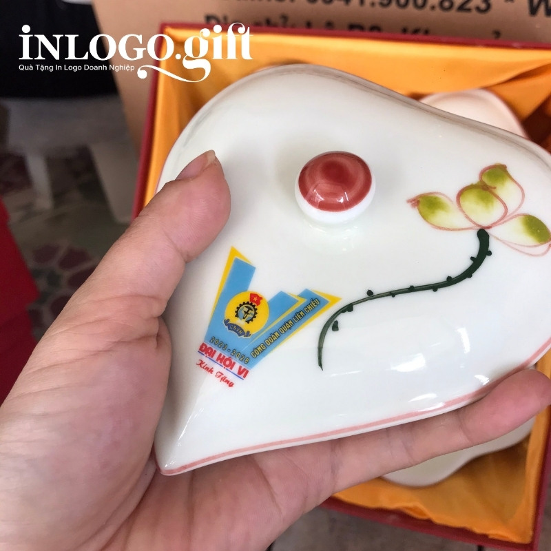 Khay mứt quà tặng Đại hội in logo tim 4 cánh hoa sen KM-07