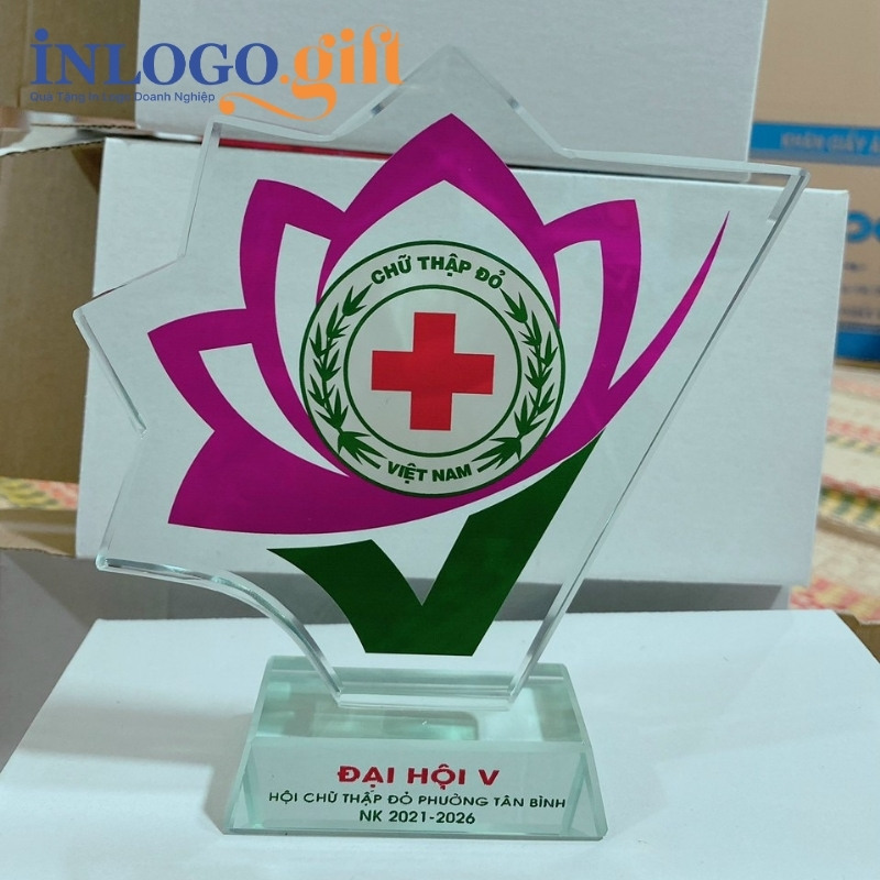 In logo lên kỷ niệm chương quà tặng Đại Hội pha lê KNC-12