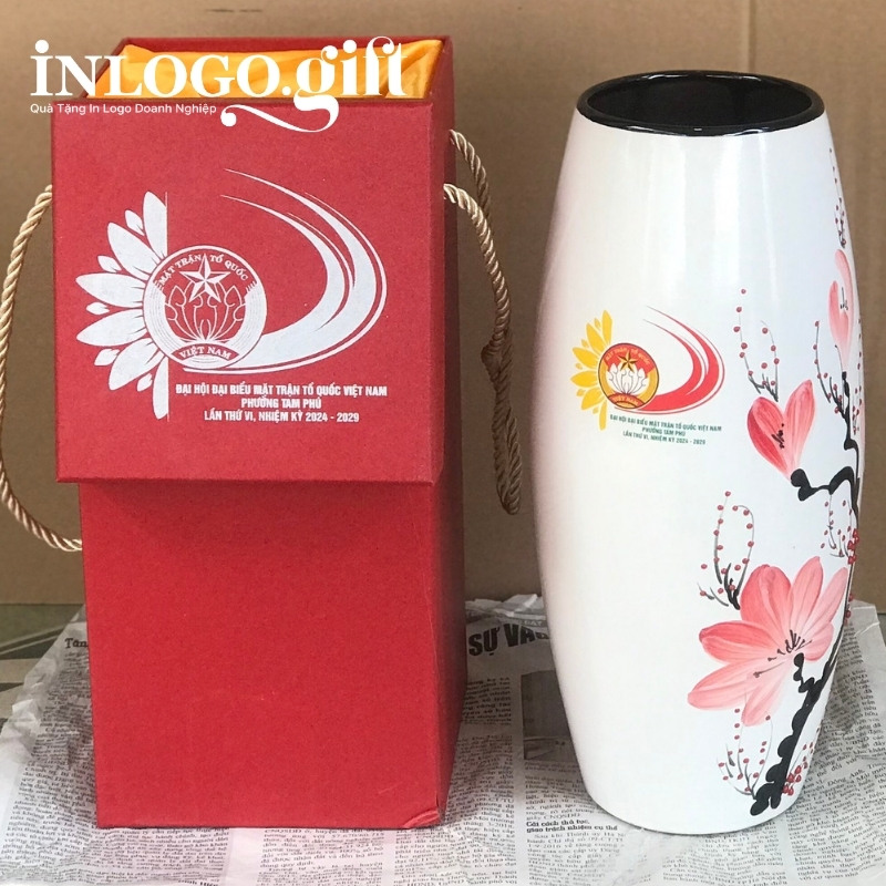 Lọ hoa quà tặng Đại Hội in logo dáng bom hoa đào LH-20