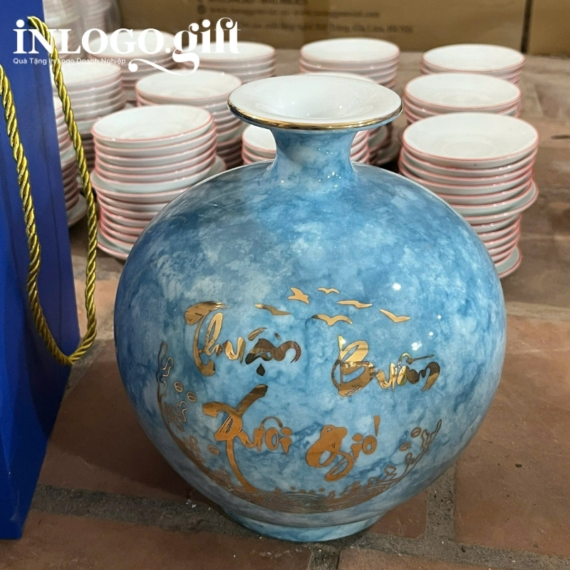 binh-hut-loc-in-logo-mau-xanh-loang-hoa-tiet-thuan-buom-xuoi-gio-vang-kim (5)