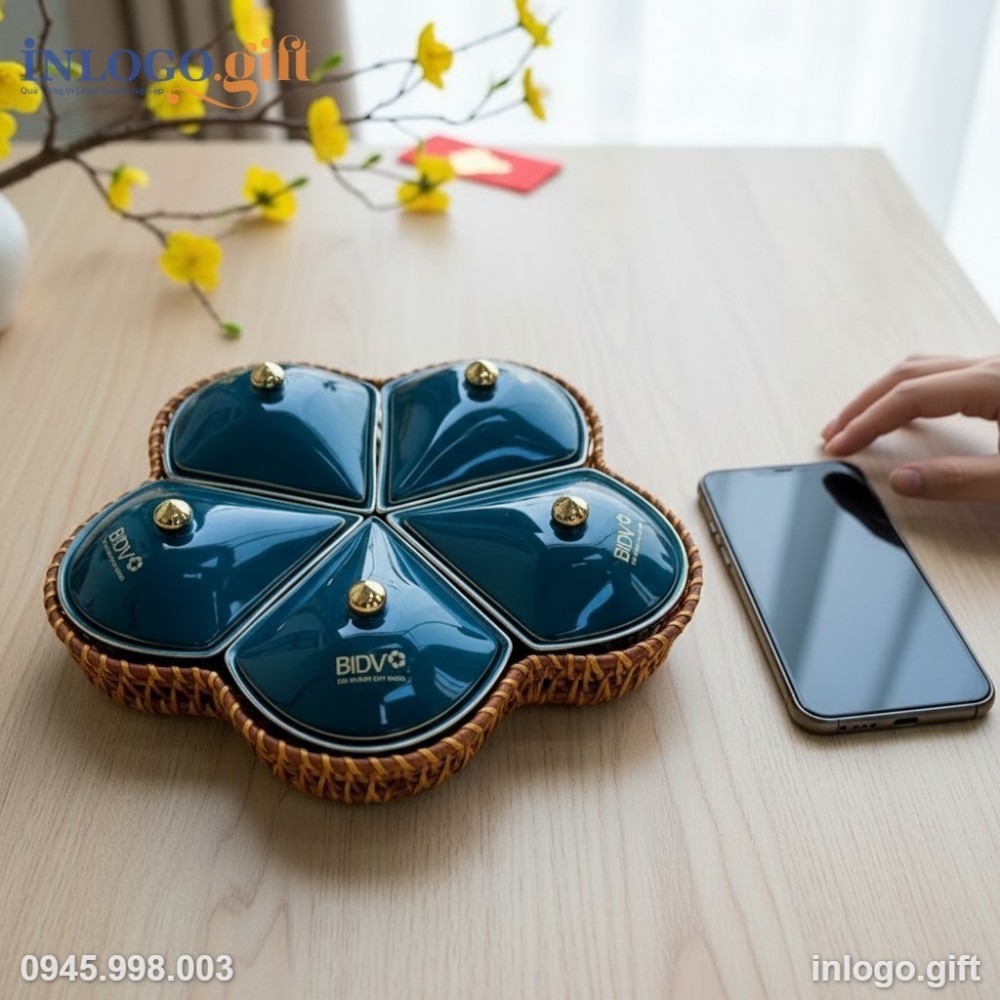 Bộ khay mứt quà tặng Tết giúp bày biện không gian phòng khách thêm sang trọng