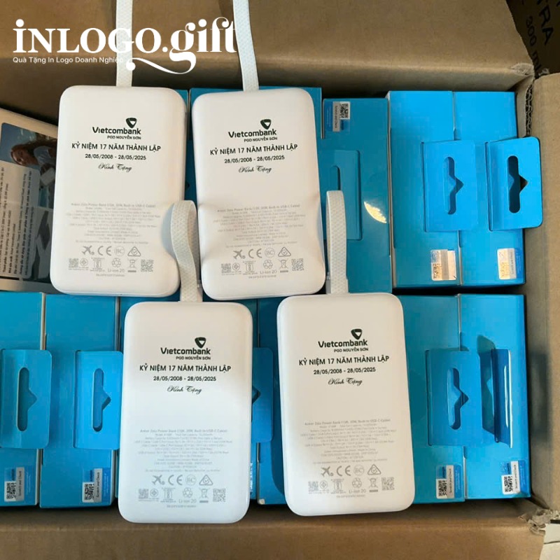 Sản phẩm được đóng gói cẩn thận trong hộp đựng chính hãng, sẵn sàng để trao tay người nhận.