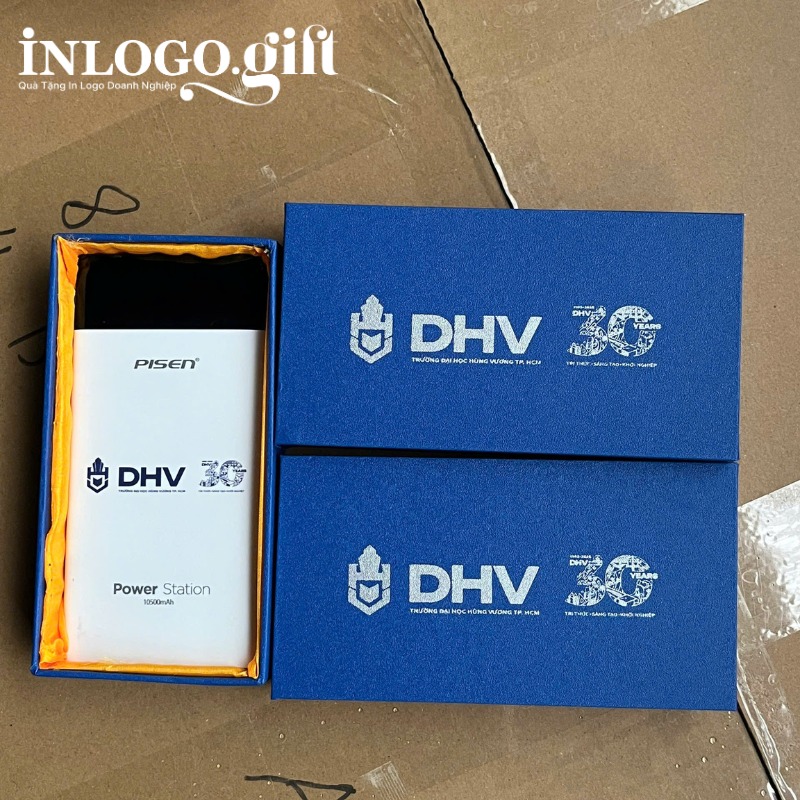 Hộp xi lót lụa đựng sạc dự phòng sang trọng, tinh tế