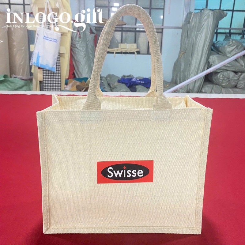 tui-coi-in-logo-co-quai-bop-tron-mau-trang-xam (2)