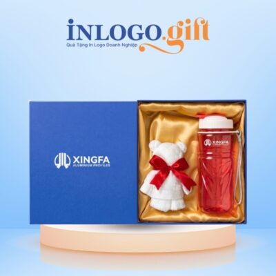 Bộ giftset quà tặng in logo 2 món gồm bình nước nhựa và khăn bông gấp gấu BCS-43